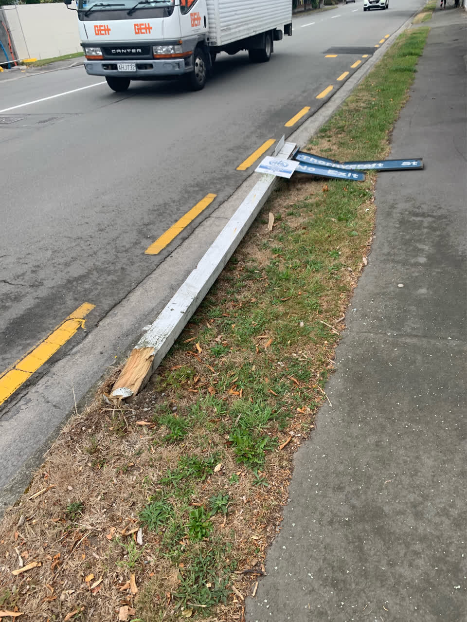 The photograph attached to this roading/streets report
