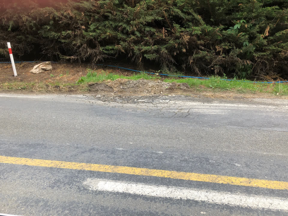 The photograph attached to this roading/streets report