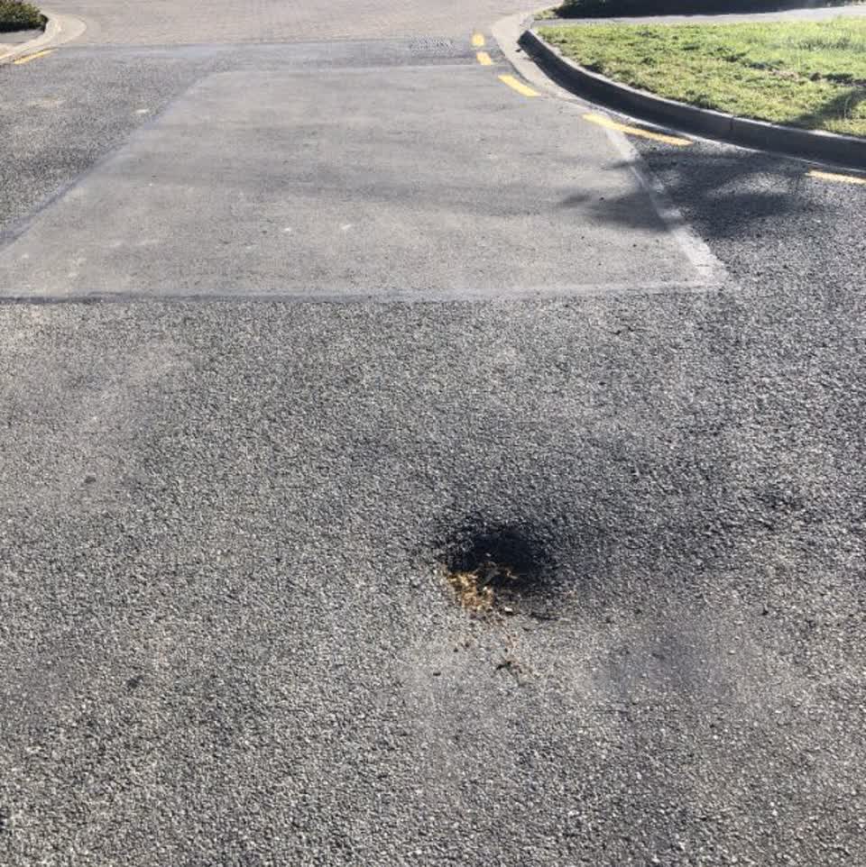 The photograph attached to this roading/streets report