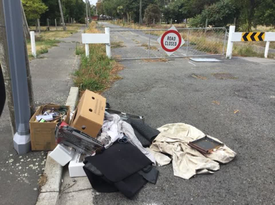 The photograph attached to this rubbish/recycling report