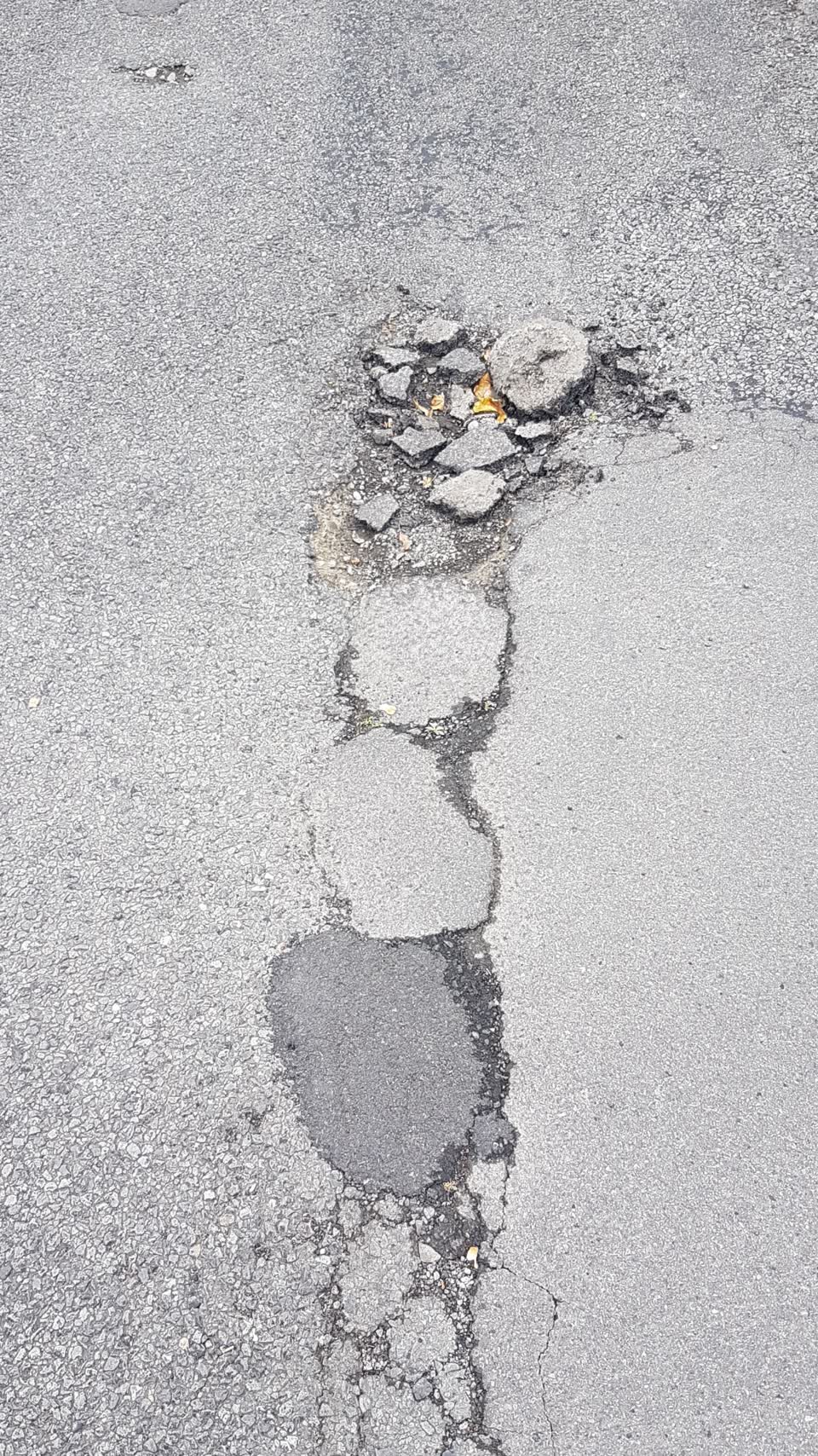 The photograph attached to this roading/streets report