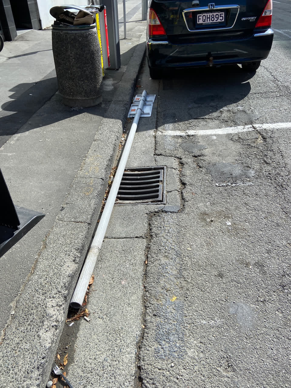 The photograph attached to this roading/streets report
