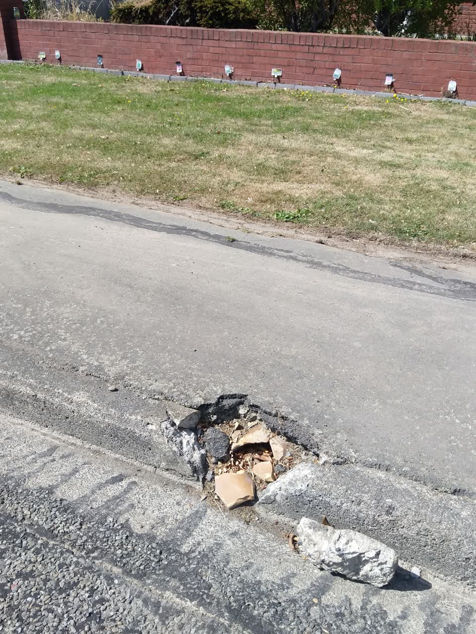 The photograph attached to this roading/streets report