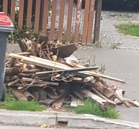 Rubbish/Recycling, a report photo