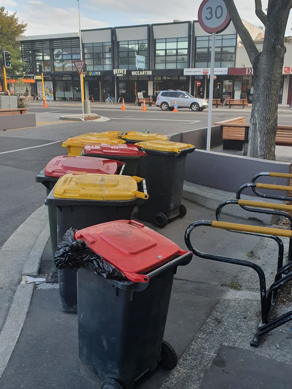 The photograph attached to this rubbish/recycling report