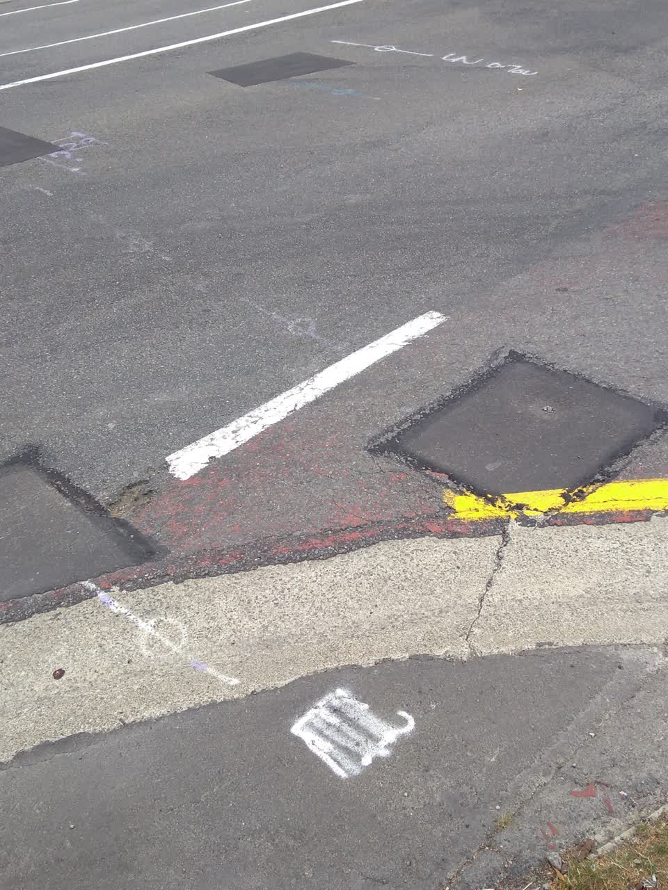 The photograph attached to this roading/streets report