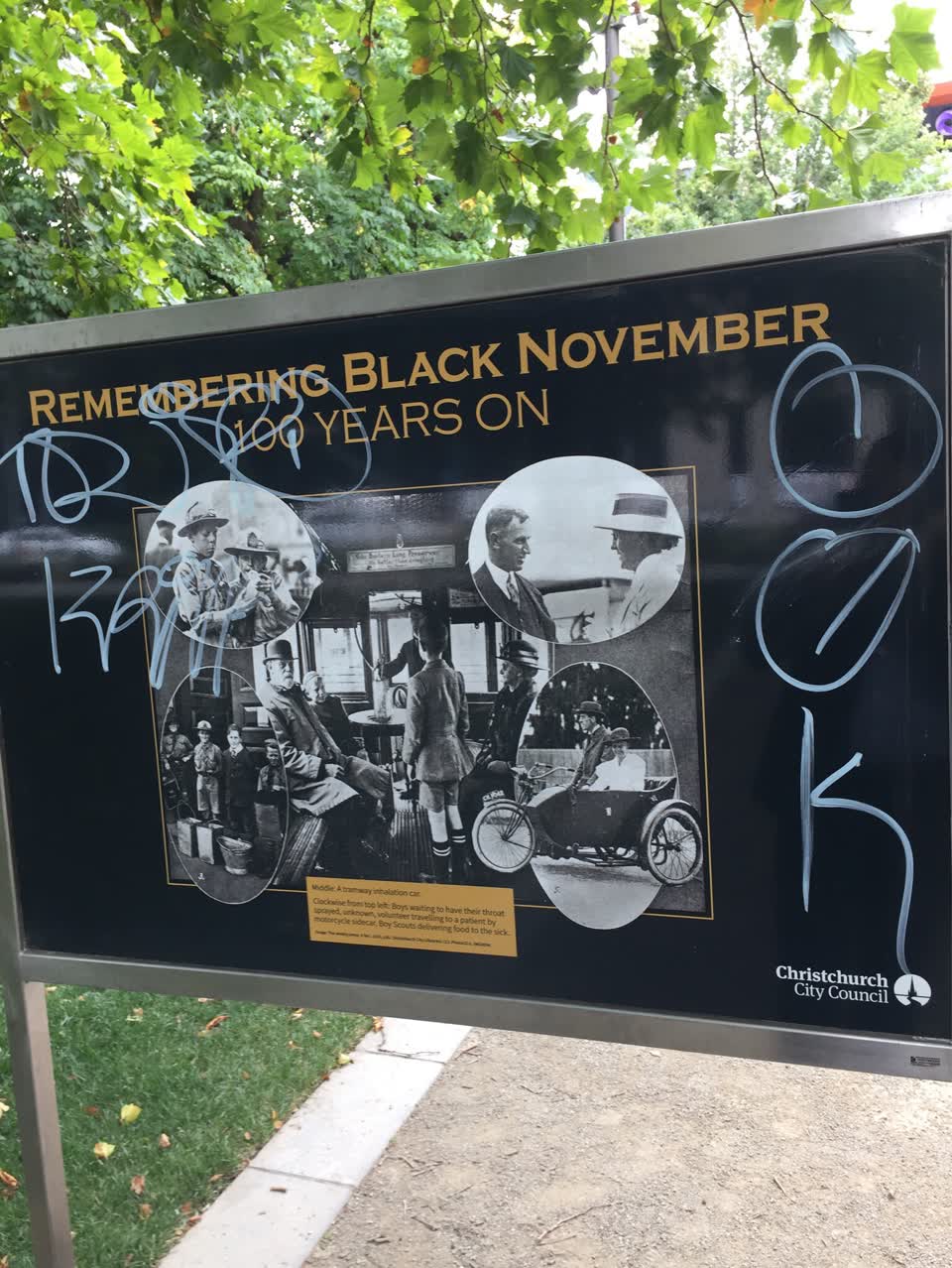 The photograph attached to this graffiti report