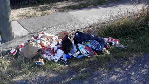 Rubbish/Recycling, a report photo