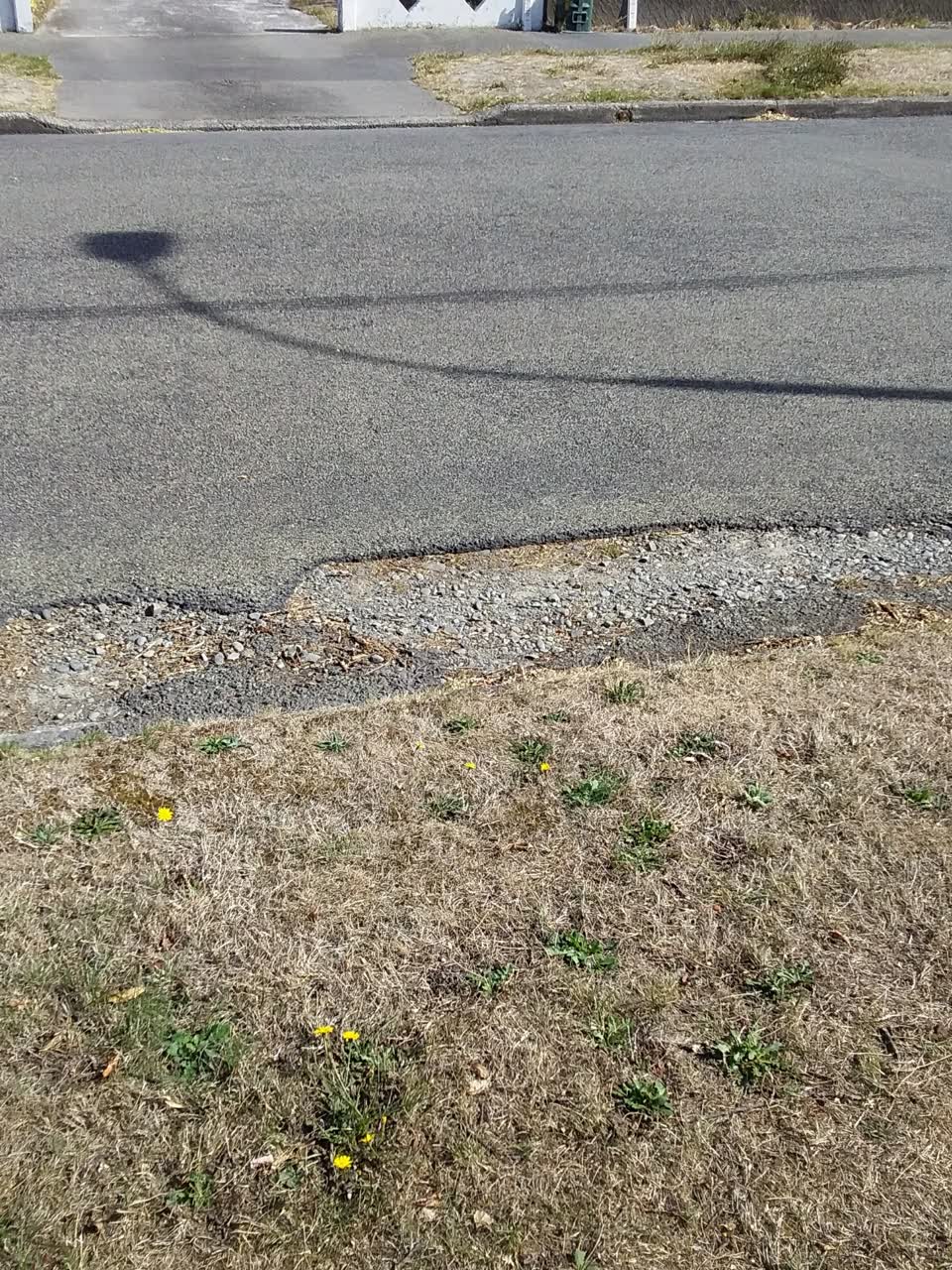 The photograph attached to this roading/streets report