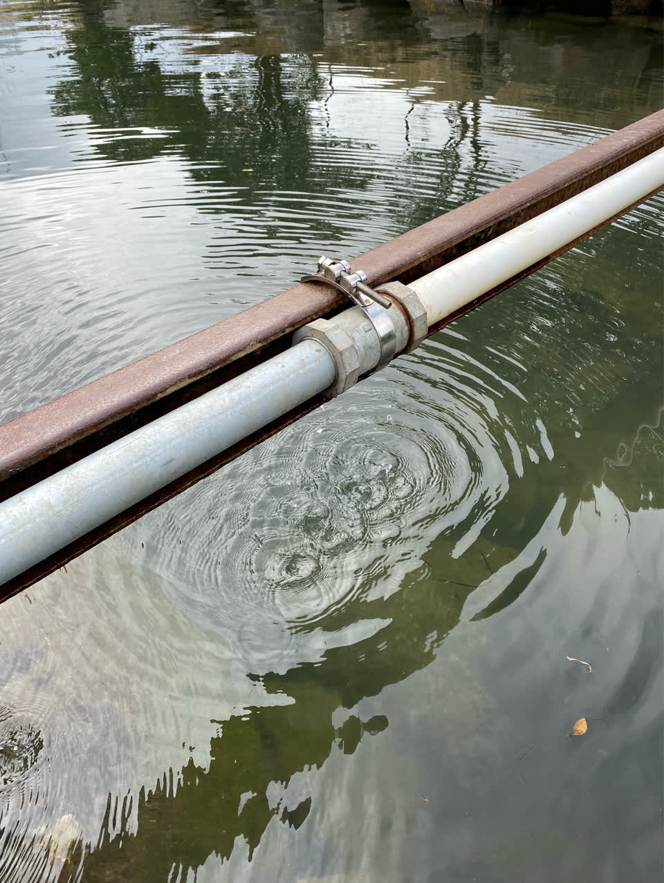 The photograph attached to this water supply report