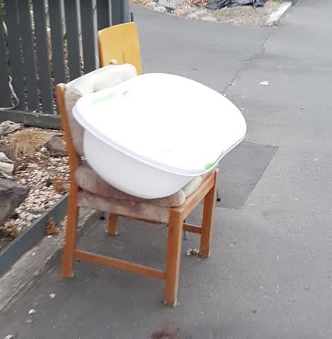 Rubbish/Recycling, a report photo