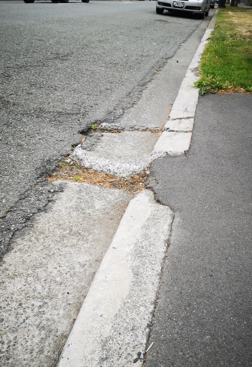 The photograph attached to this roading/streets report