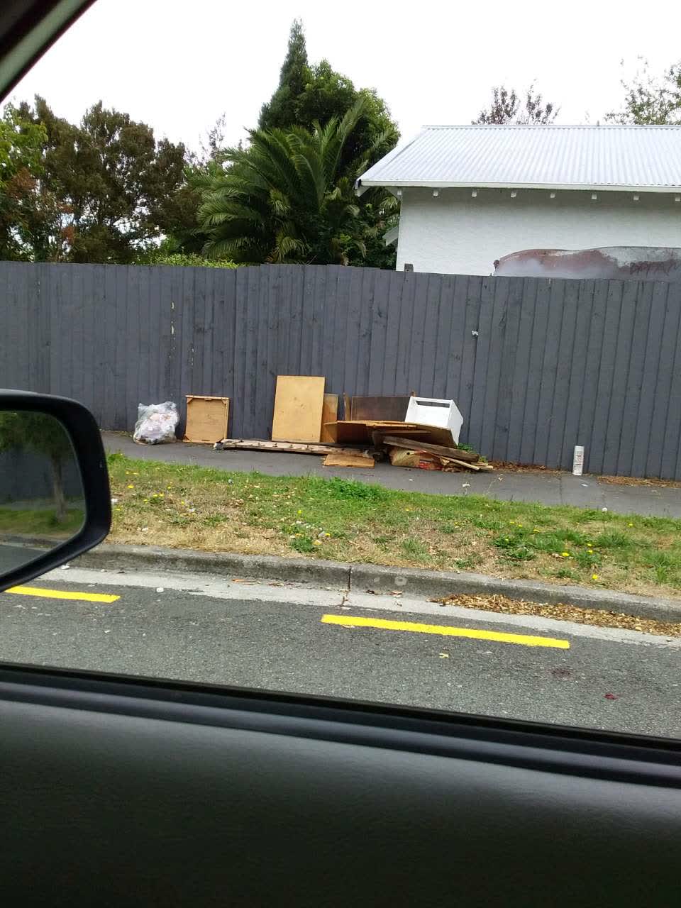 The photograph attached to this rubbish/recycling report
