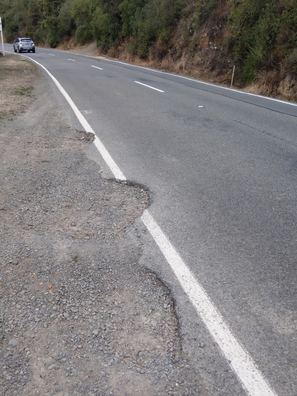 The photograph attached to this roading/streets report