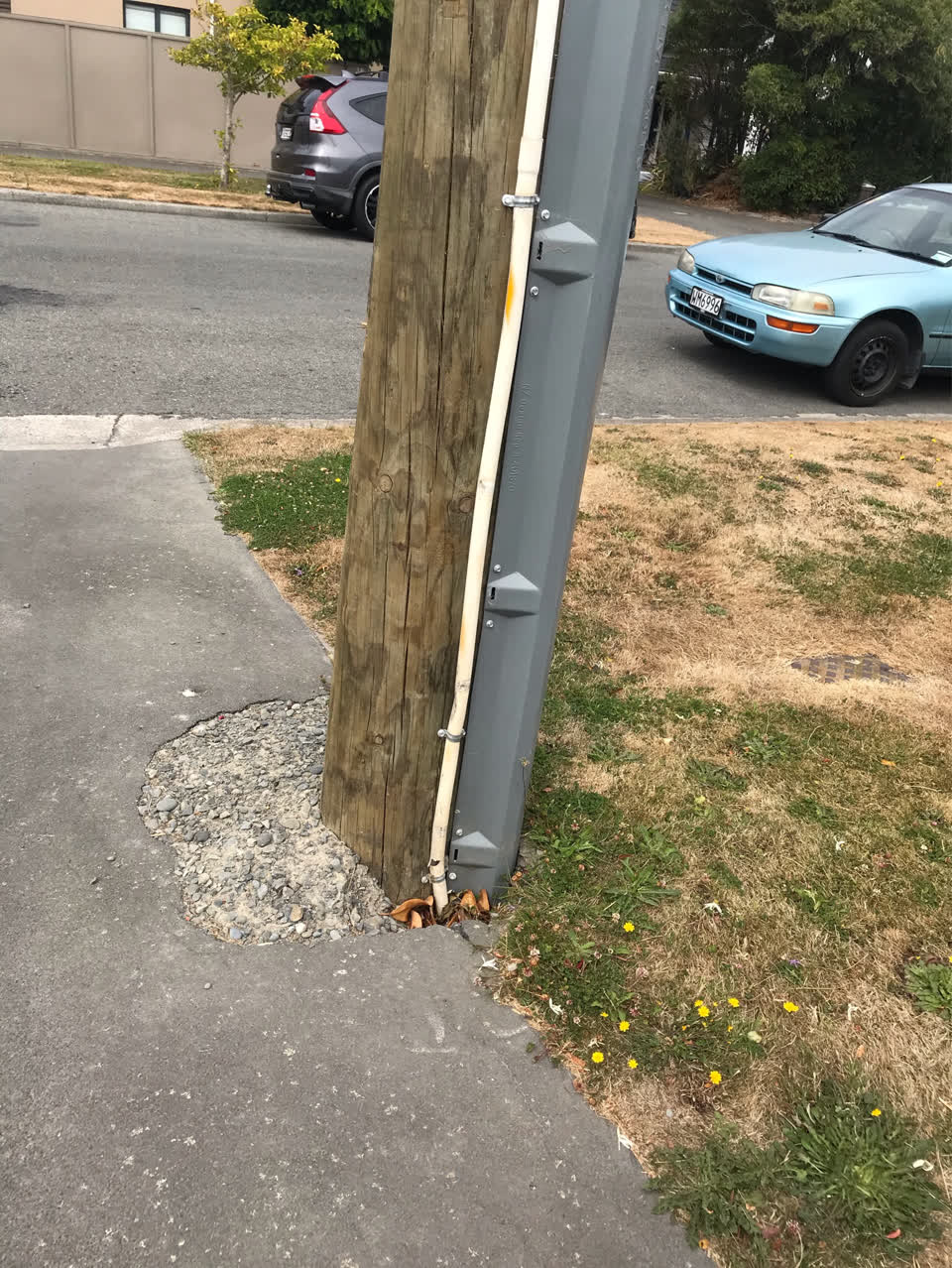 The photograph attached to this roading/streets report