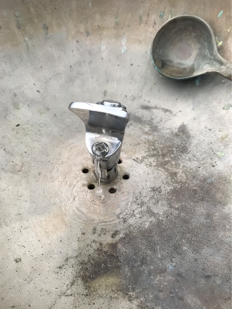 The photograph attached to this water supply report