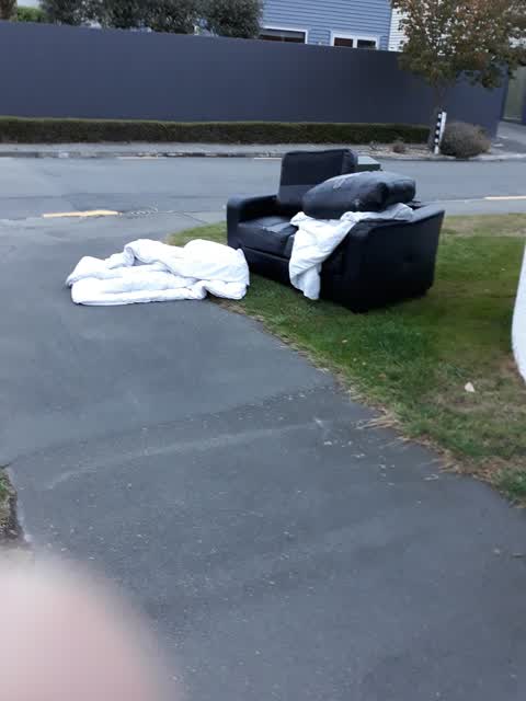 Rubbish/Recycling, a report photo