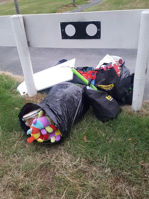 Rubbish/Recycling, a report photo