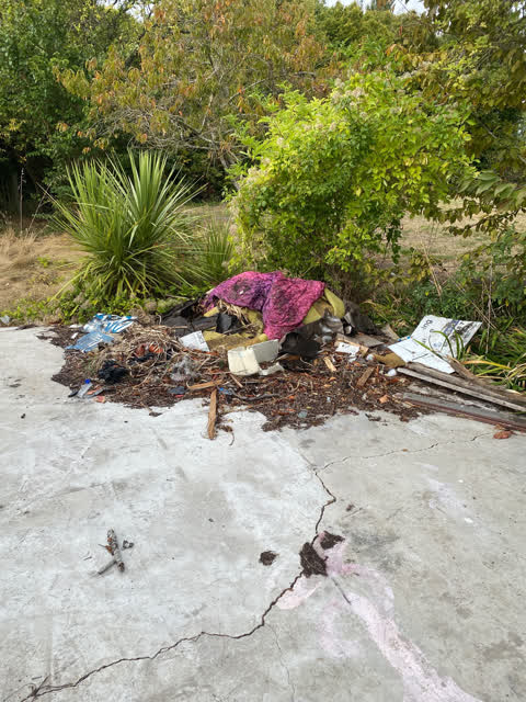 Rubbish/Recycling, a report photo