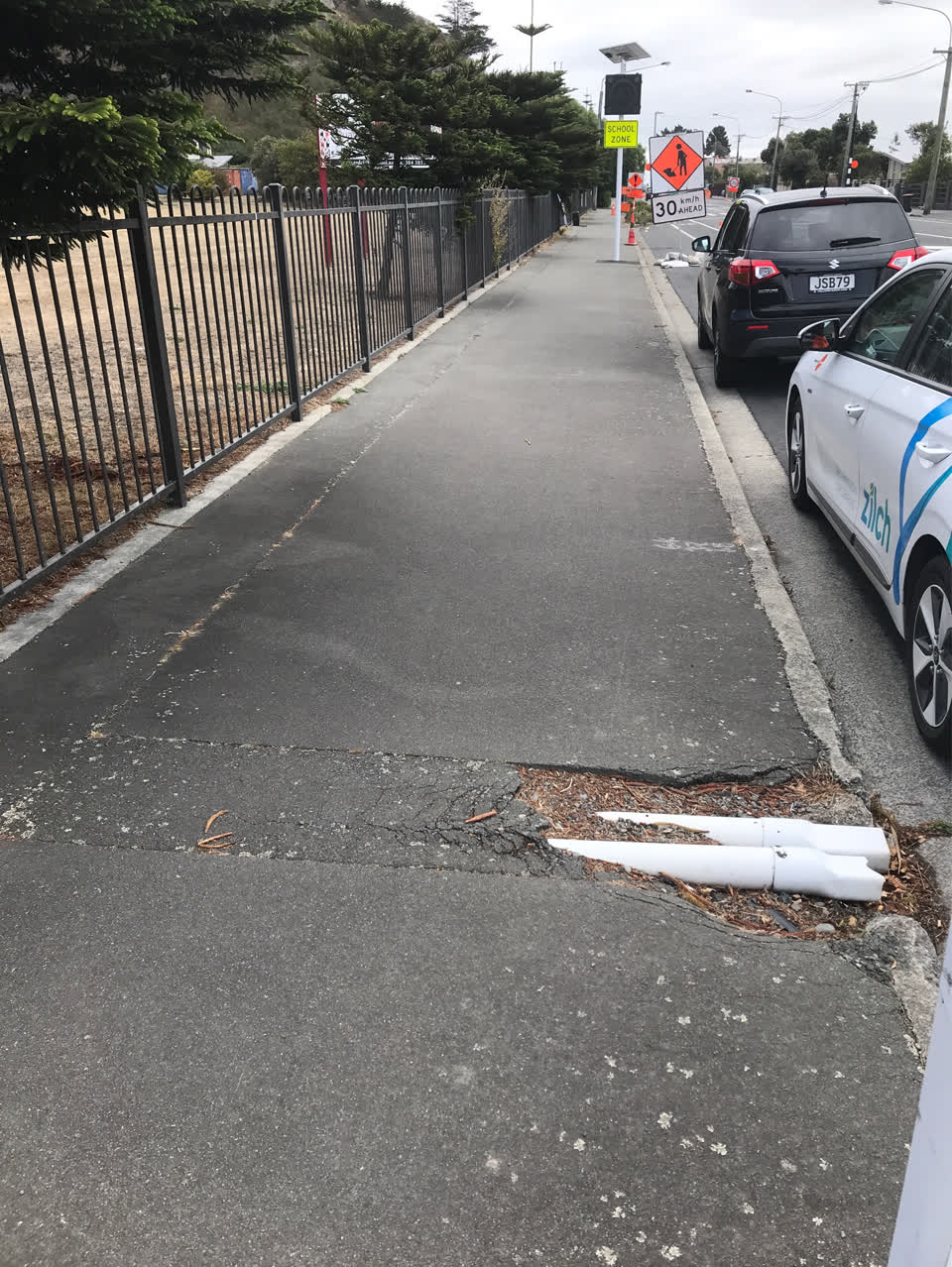 The photograph attached to this roading/streets report