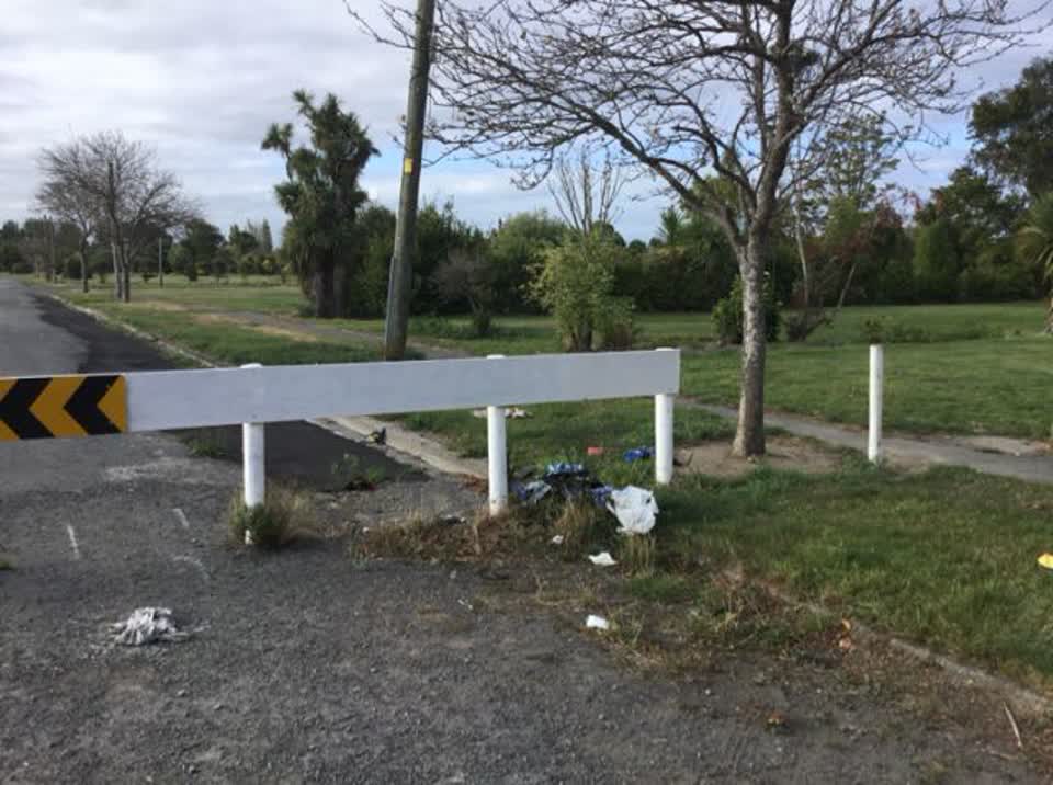 The photograph attached to this rubbish/recycling report