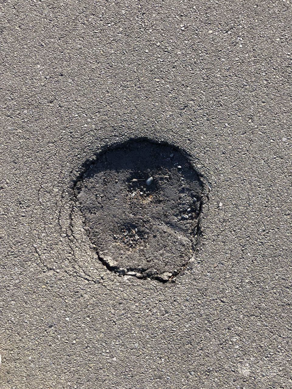 The photograph attached to this roading/streets report
