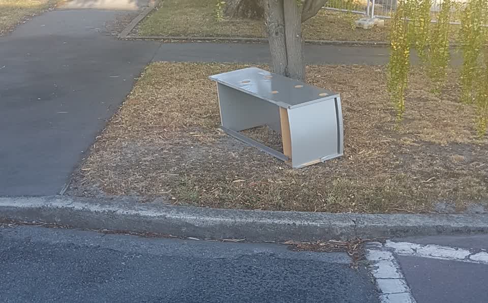 The photograph attached to this rubbish/recycling report