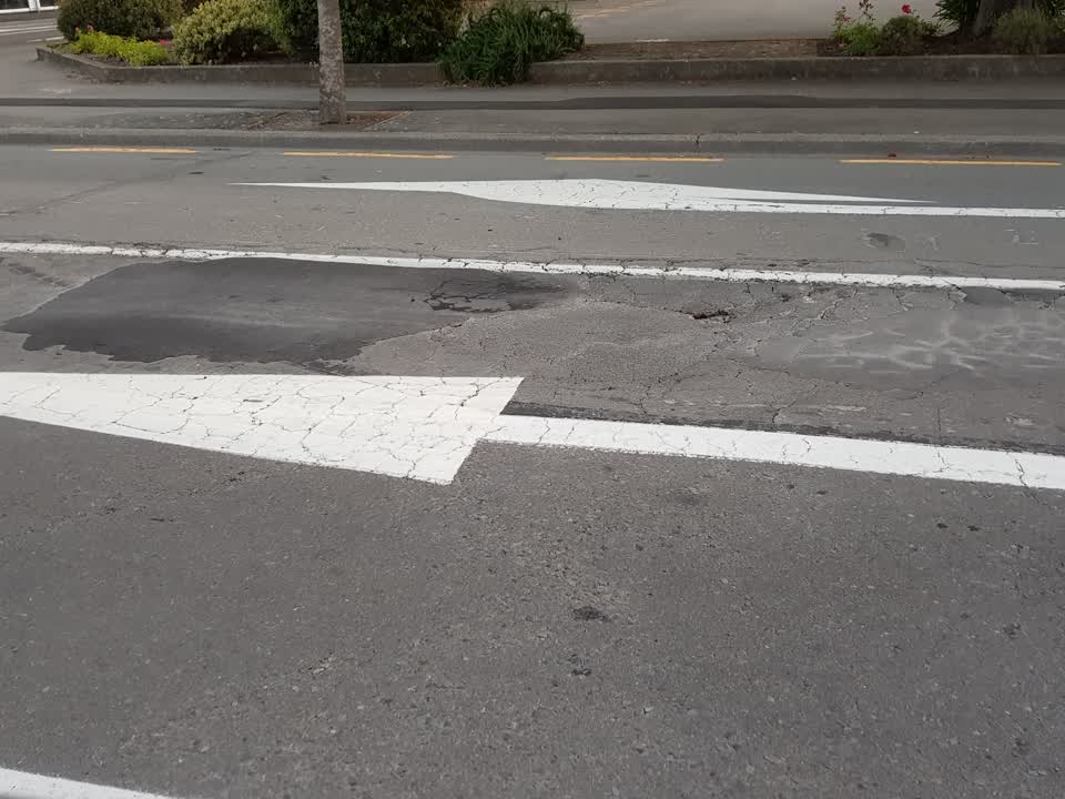 The photograph attached to this roading/streets report