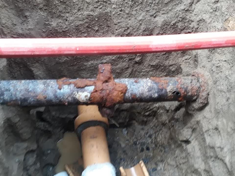 The photograph attached to this water supply report