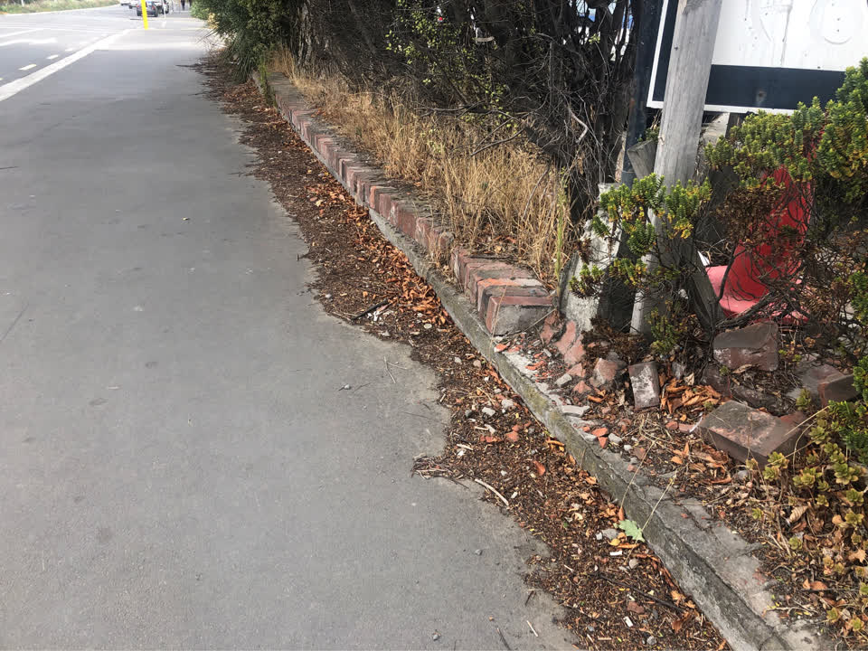 The photograph attached to this roading/streets report