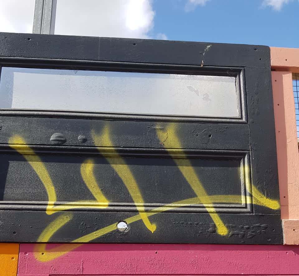 The photograph attached to this graffiti report