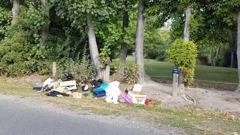 Rubbish/Recycling, a report photo