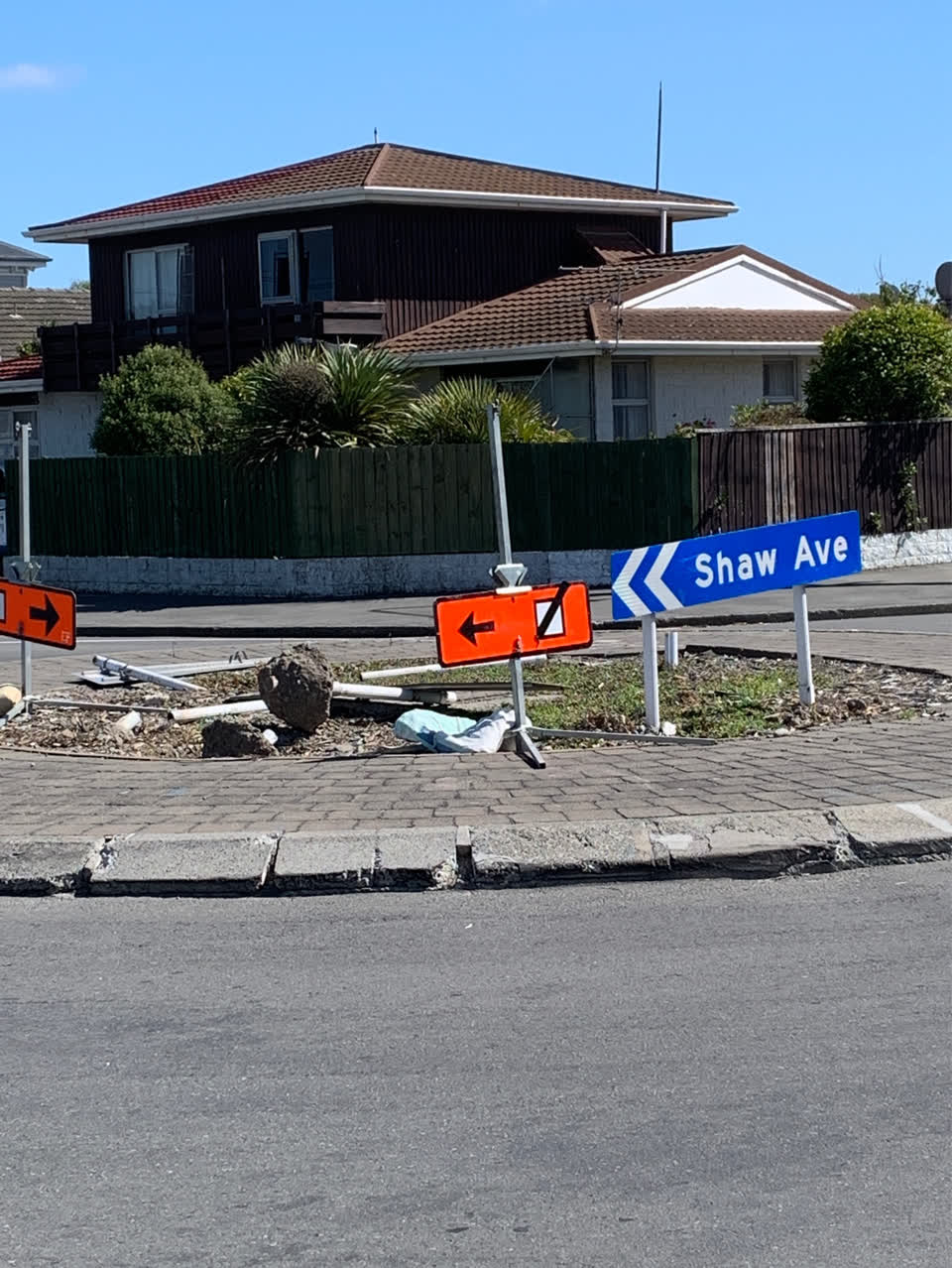 The photograph attached to this roading/streets report