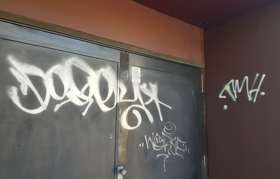 The photograph attached to this graffiti report