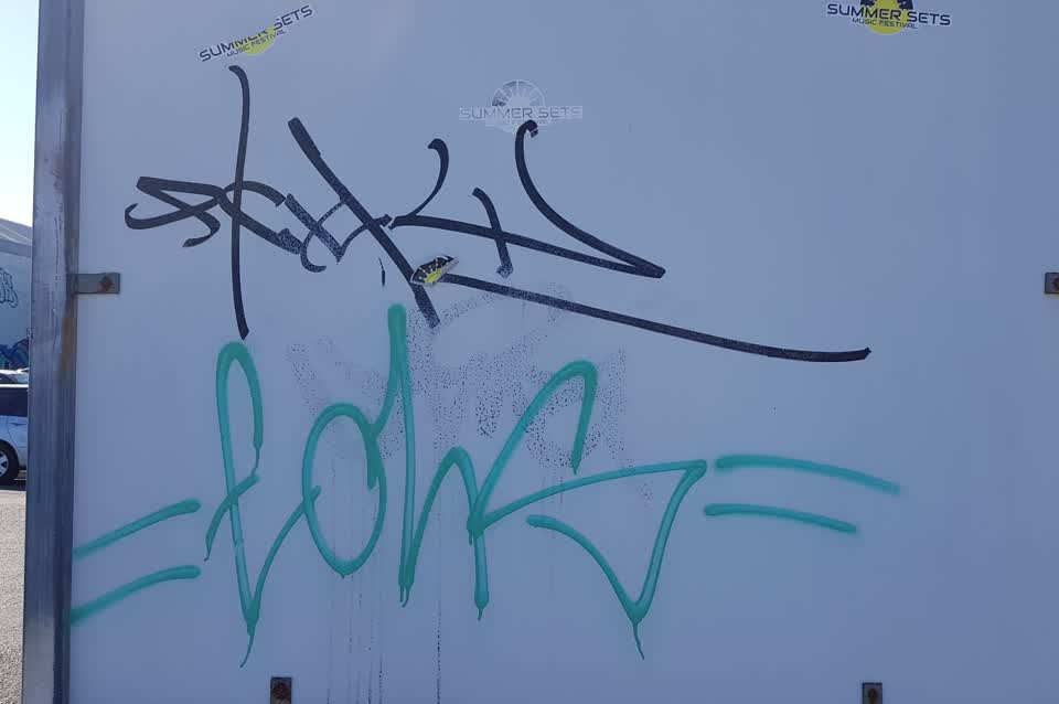 The photograph attached to this graffiti report