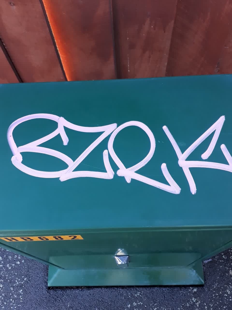 The photograph attached to this graffiti report