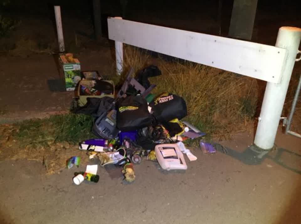 The photograph attached to this rubbish/recycling report