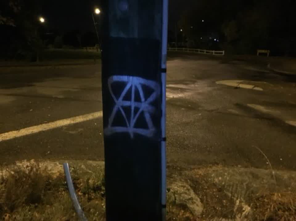 The photograph attached to this graffiti report