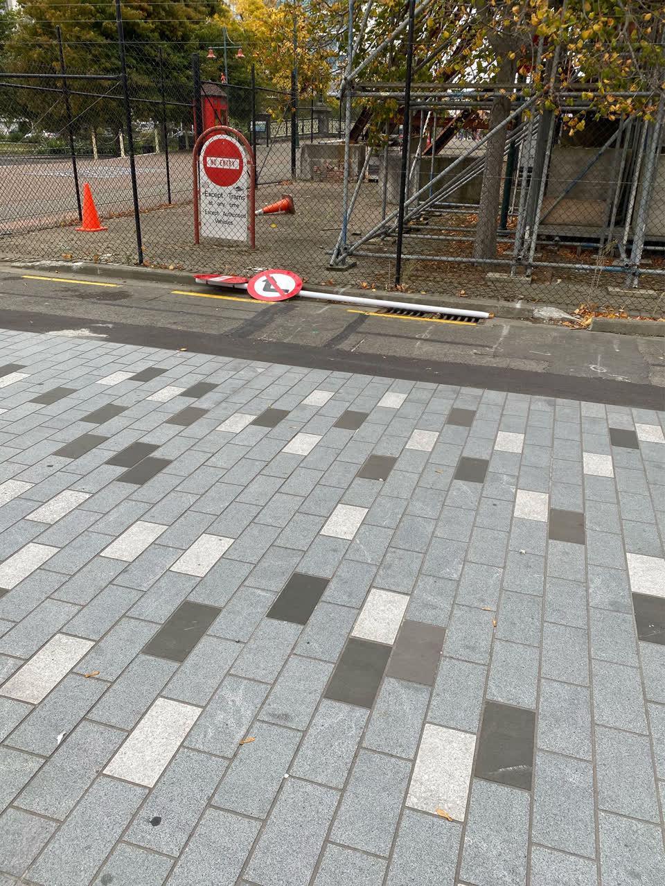 The photograph attached to this roading/streets report