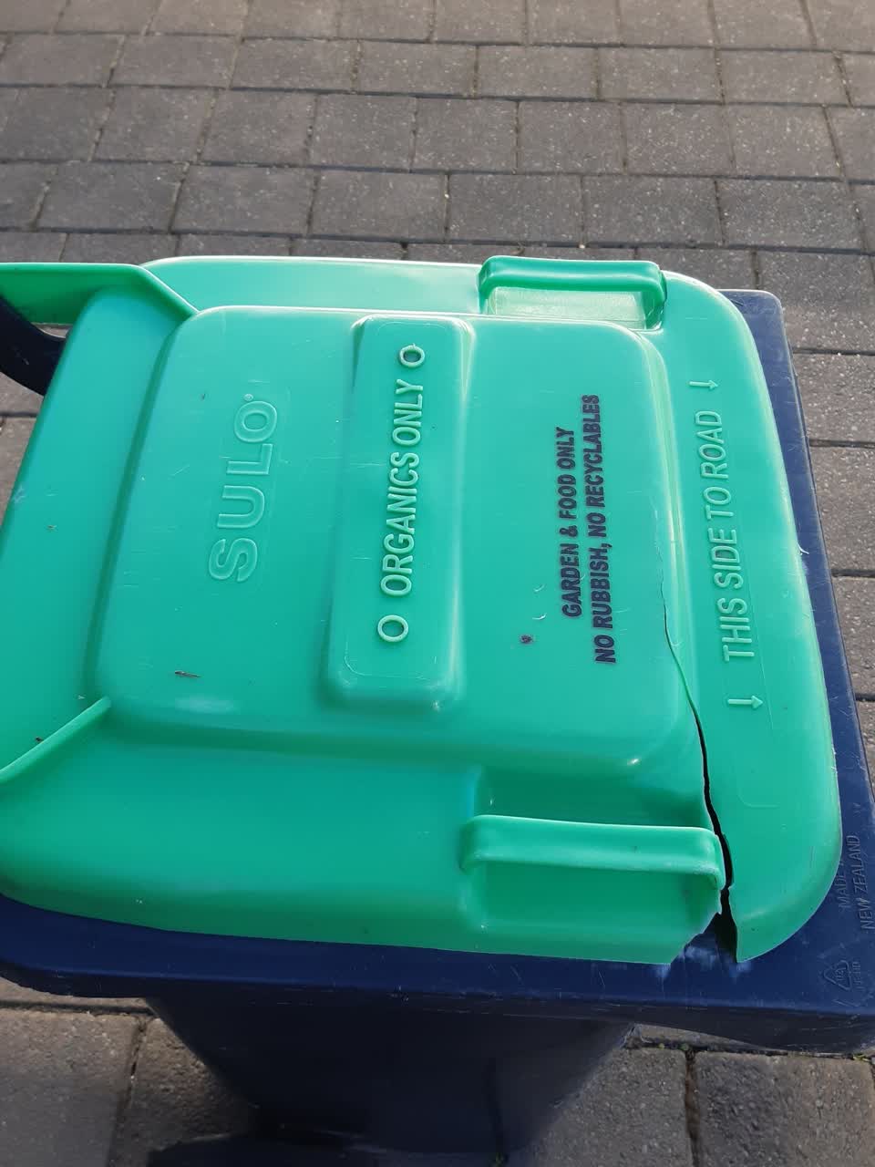 The photograph attached to this rubbish/recycling report
