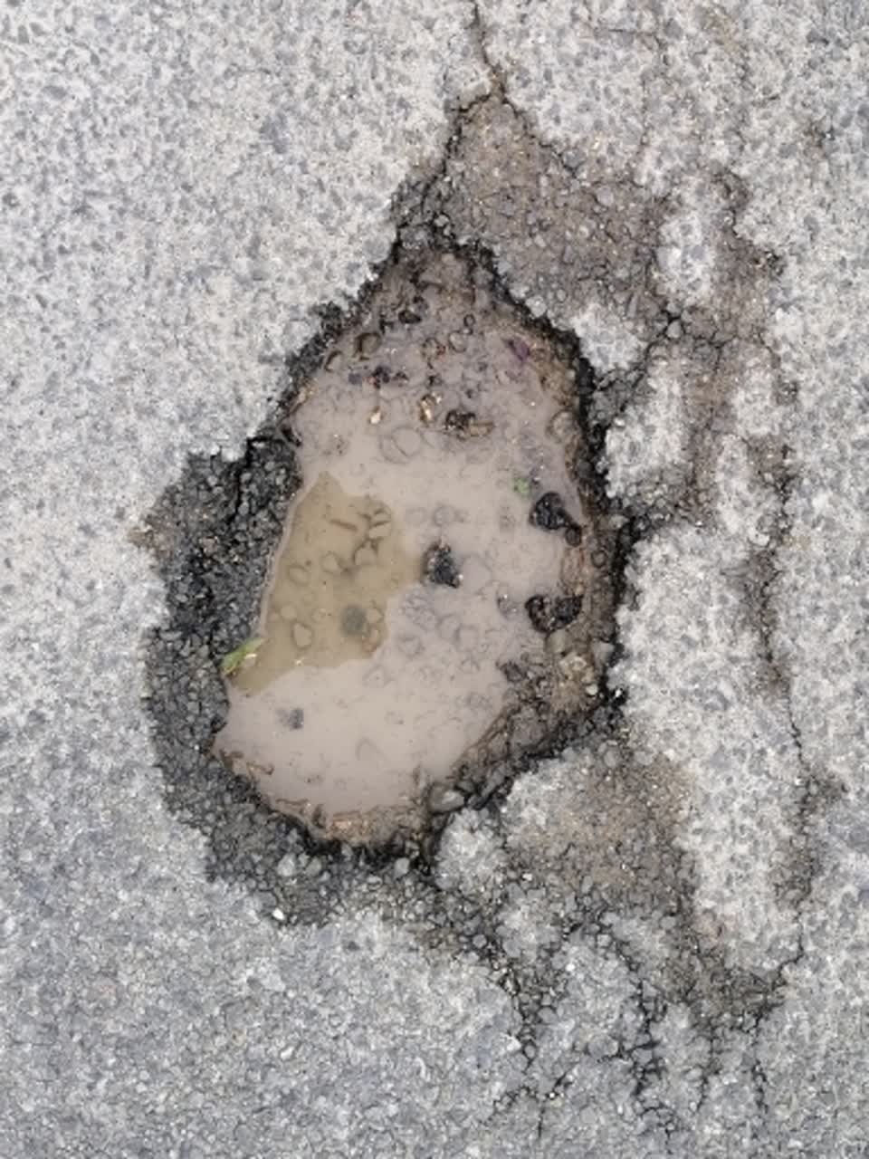 The photograph attached to this roading/streets report