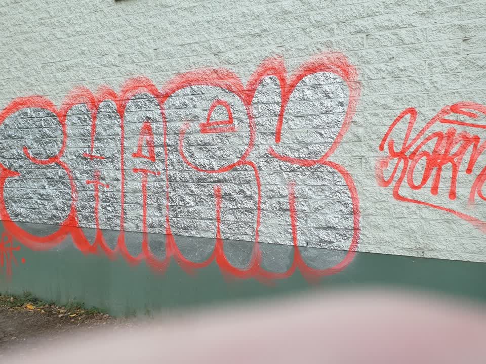 The photograph attached to this graffiti report
