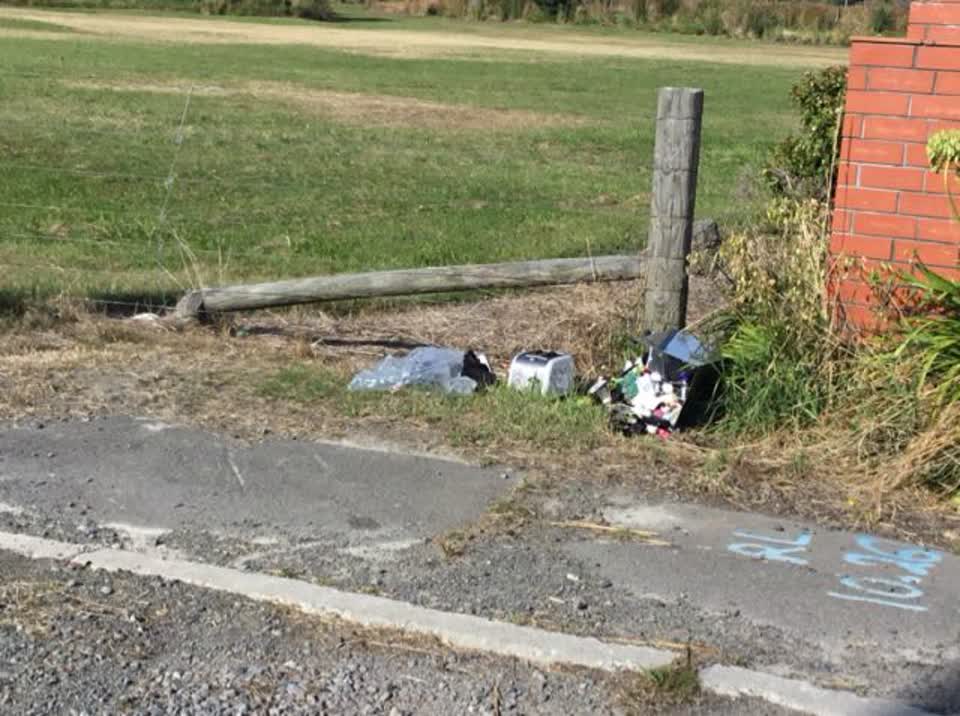 The photograph attached to this rubbish/recycling report