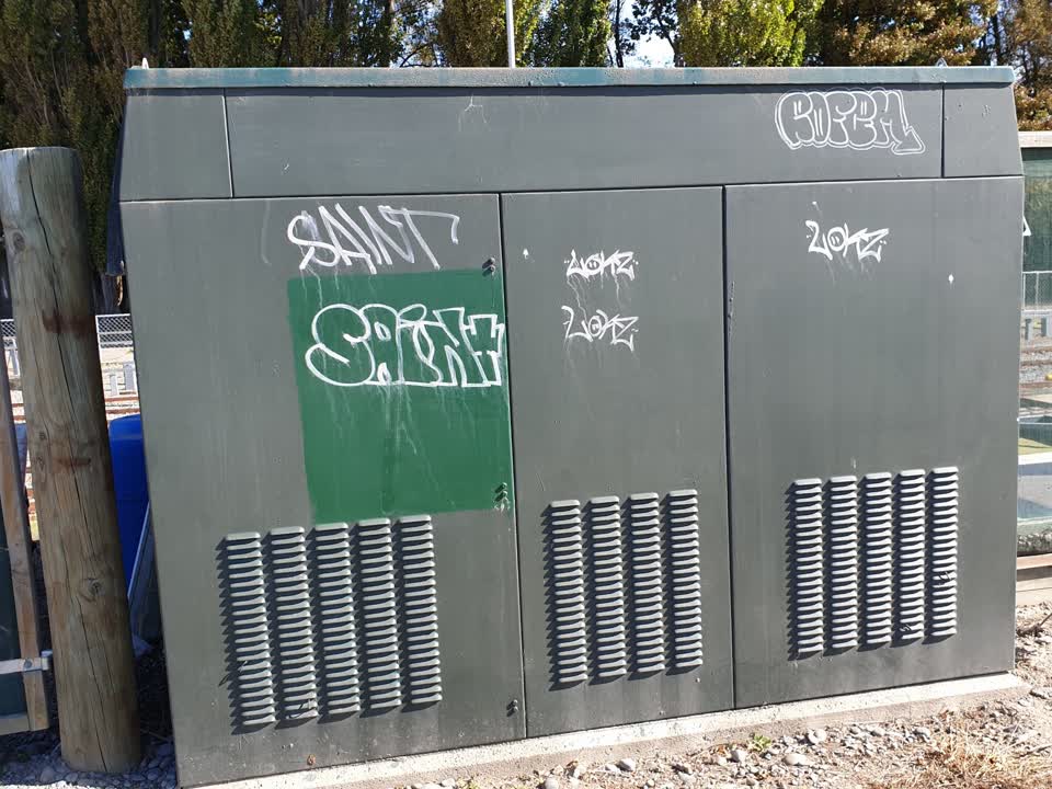 The photograph attached to this graffiti report