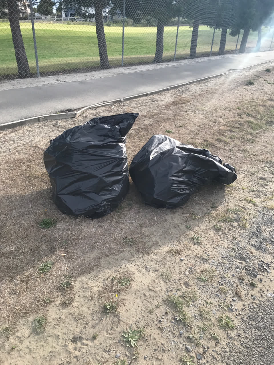 The photograph attached to this rubbish/recycling report