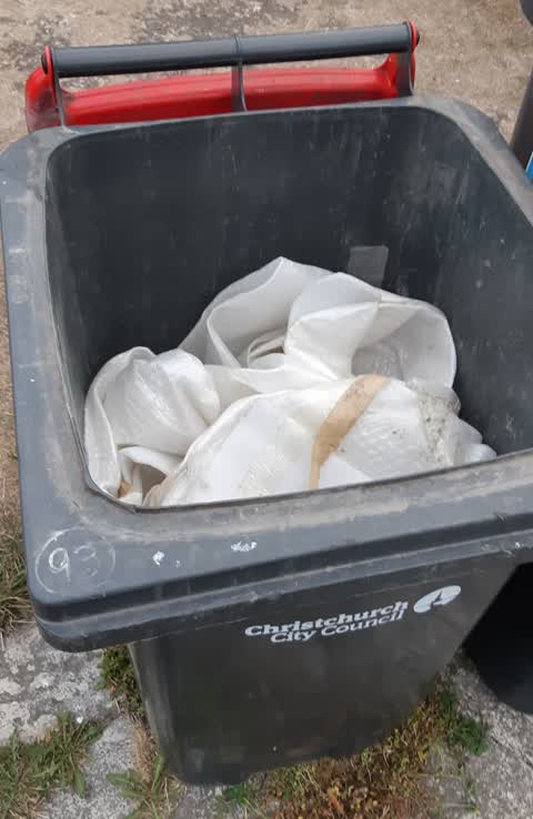 Rubbish/Recycling, a report photo