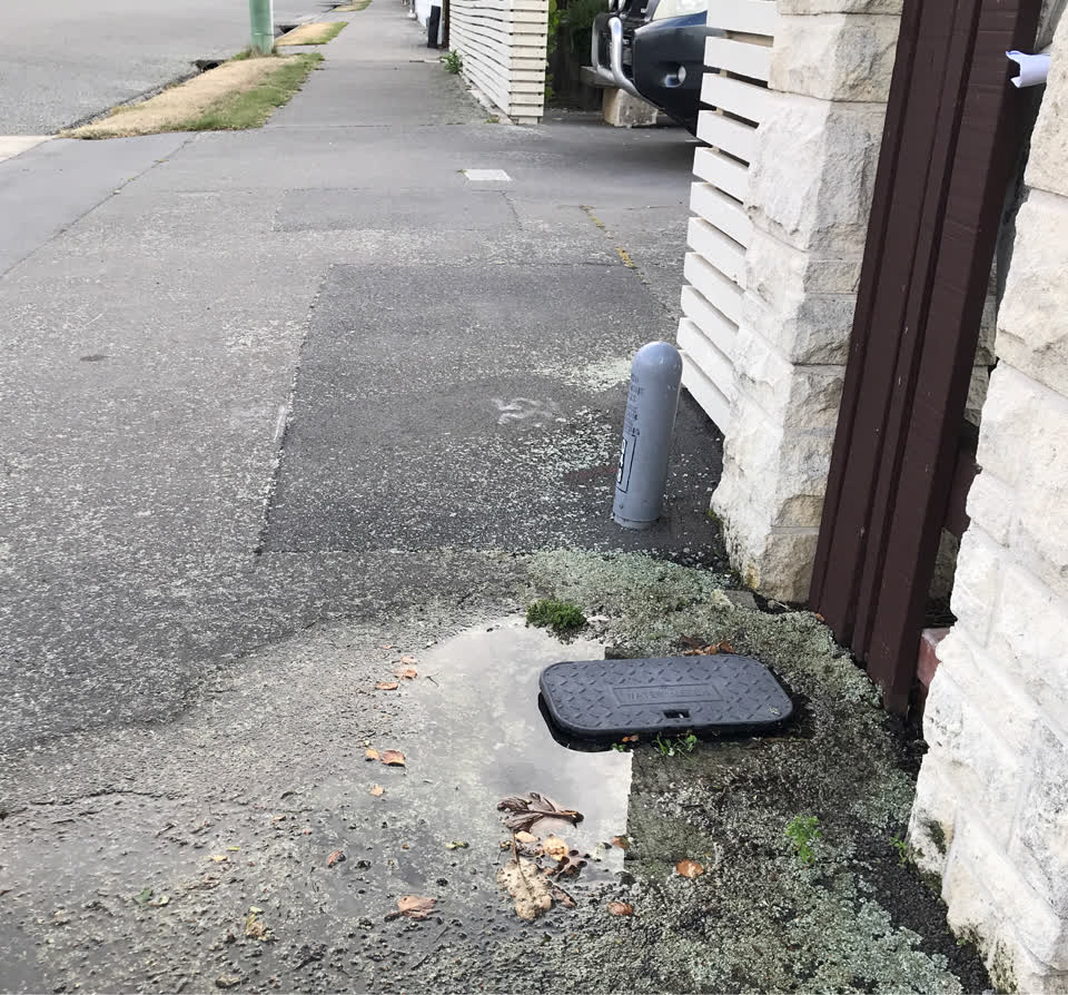 The photograph attached to this water supply report