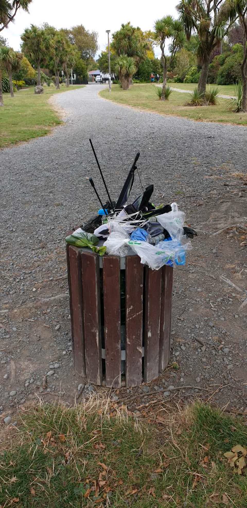 The photograph attached to this rubbish/recycling report