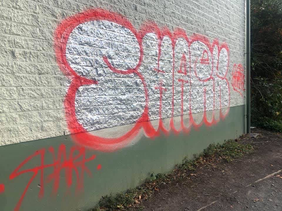 The photograph attached to this graffiti report