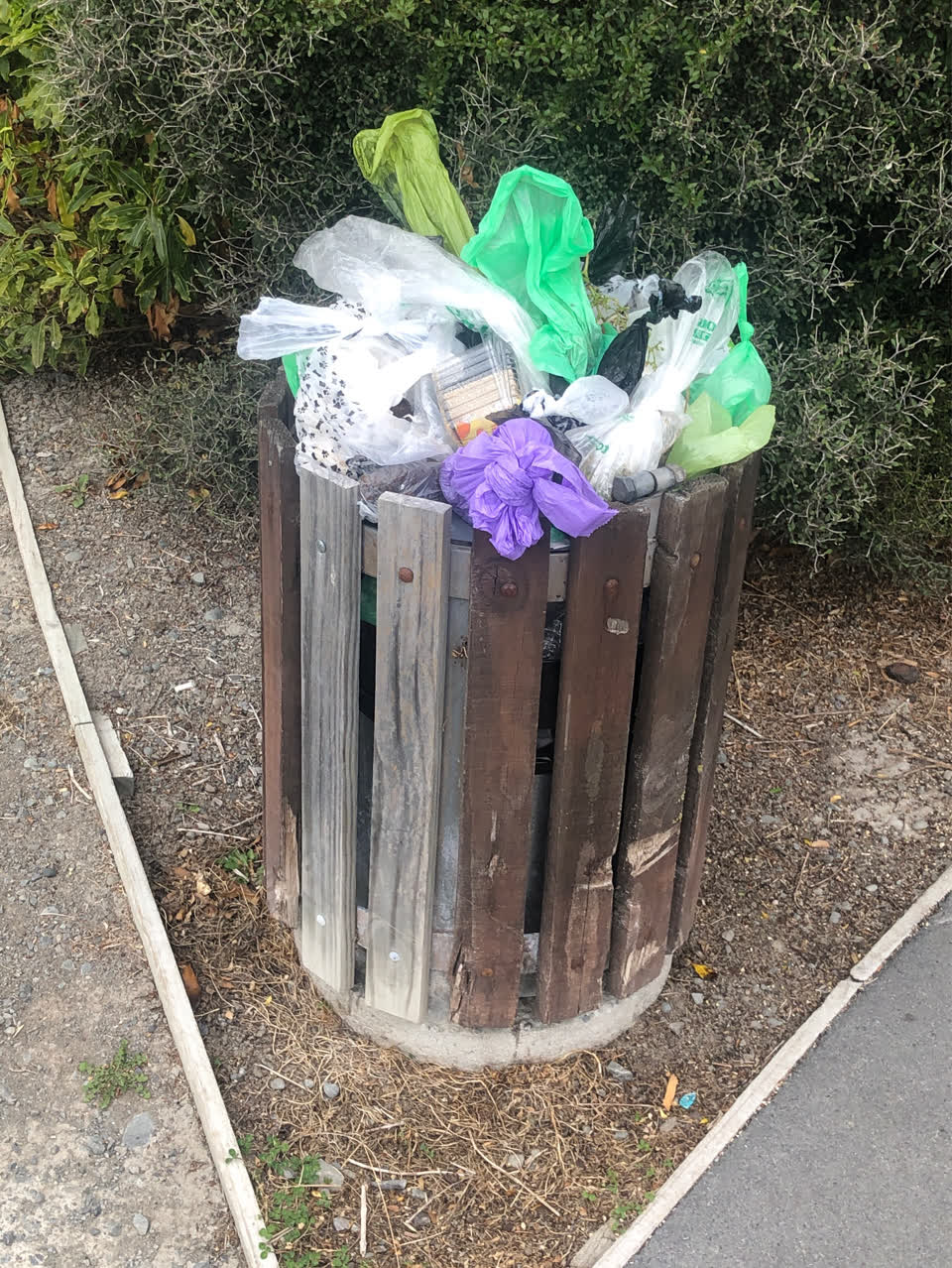 The photograph attached to this rubbish/recycling report